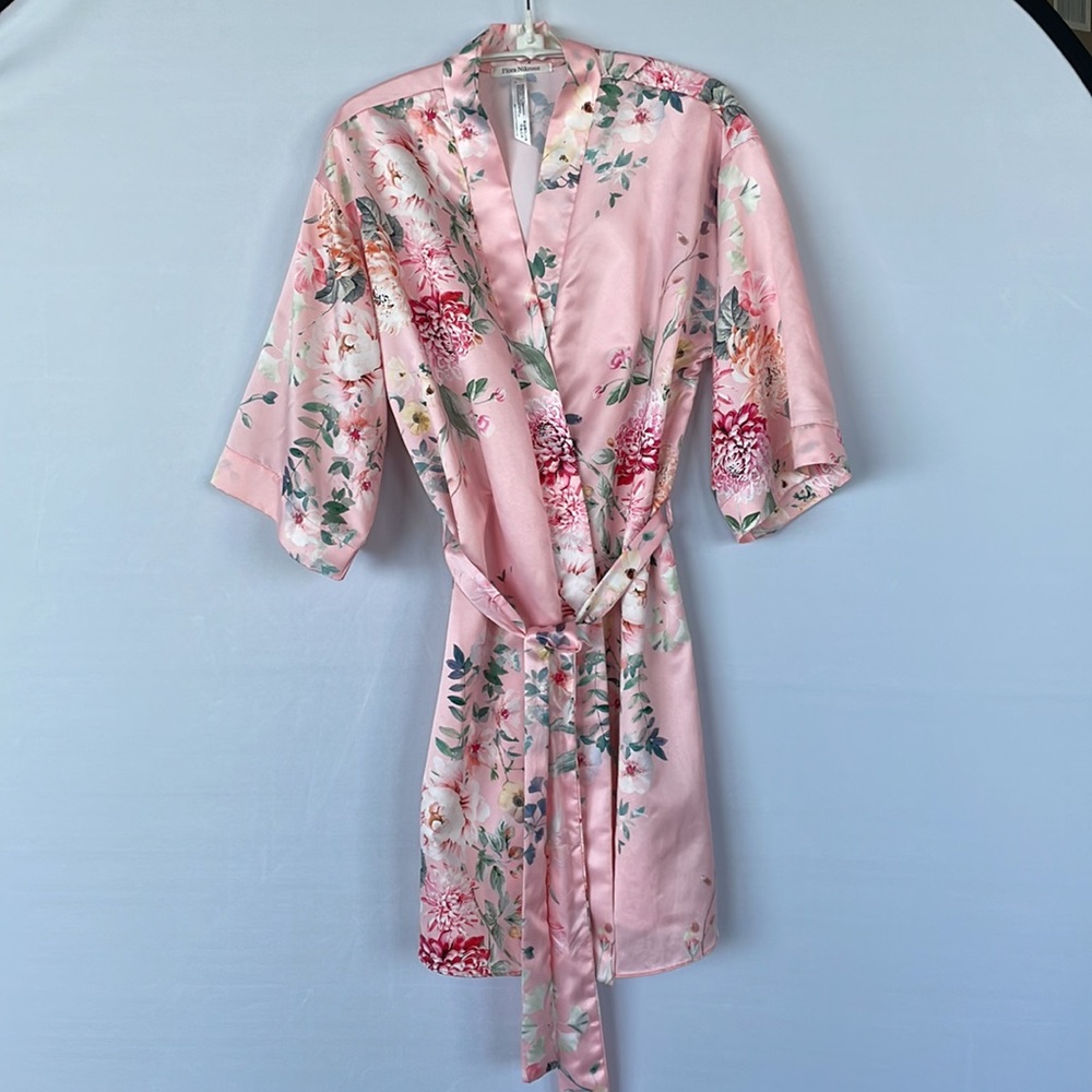 Flora Nikrooz Pink Floral Robe Size Small - Picture 11 of 12